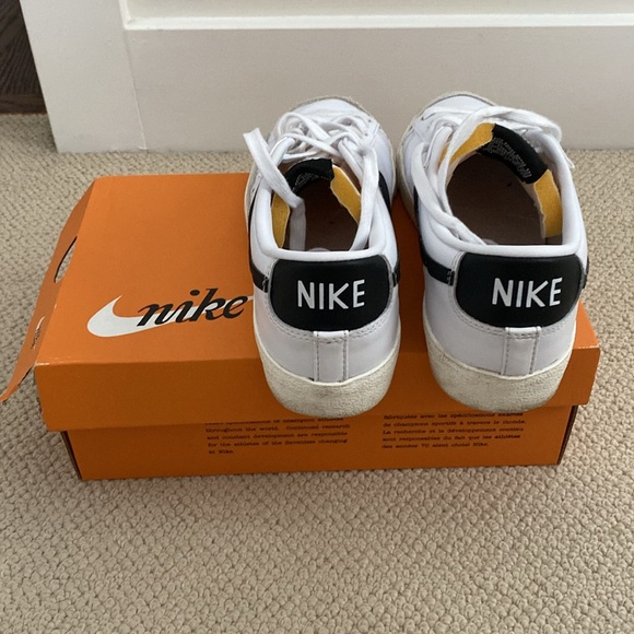 Nike Blazer Low ‘77 Men’s 7.5 Women’s 9 almost new, only worn a couple of times - Picture 3 of 7